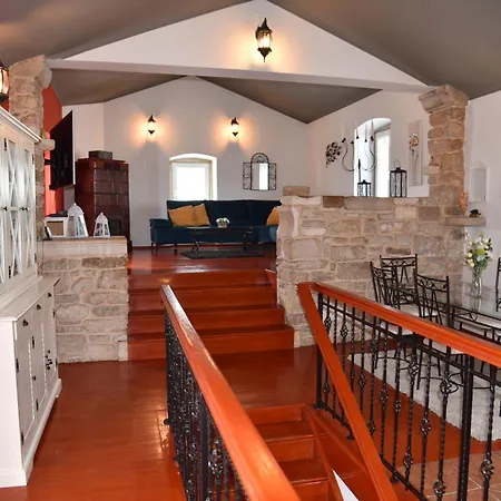 House Justina Willa