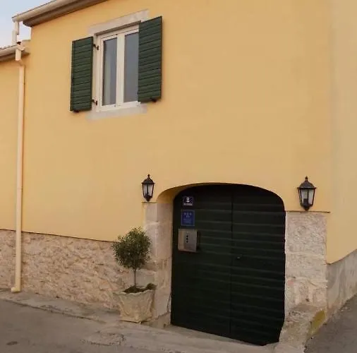 וילה House Justina *